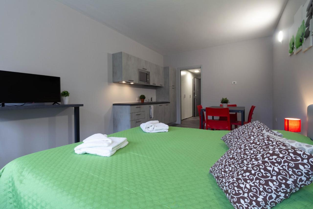 Lime Apartment - Affitti Brevi Italia Lecco Exterior foto